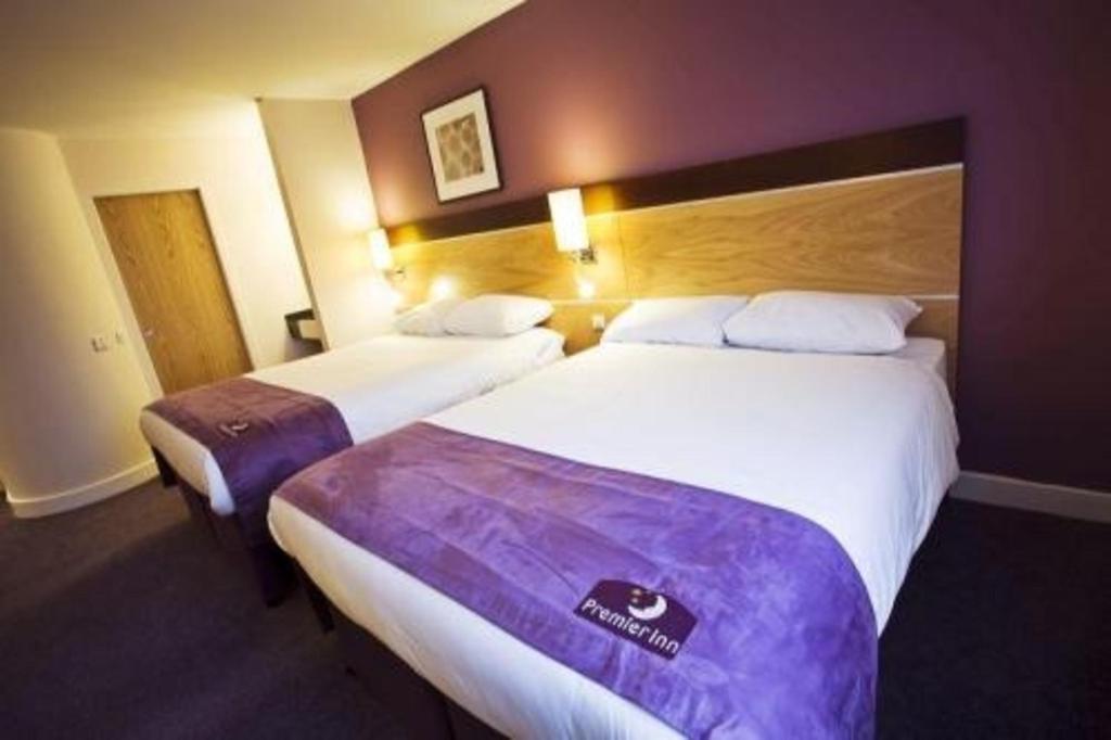 Premier Inn Трінґ Номер фото