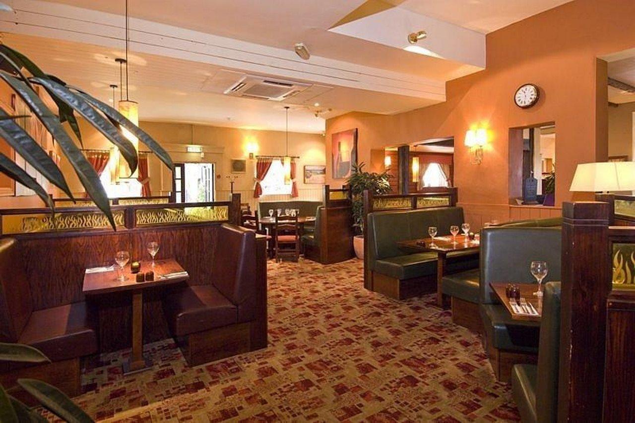 Premier Inn Трінґ Екстер'єр фото