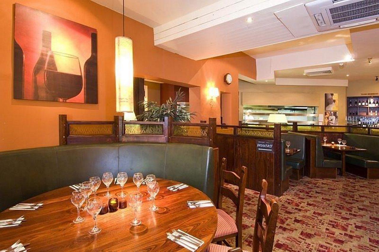 Premier Inn Трінґ Екстер'єр фото